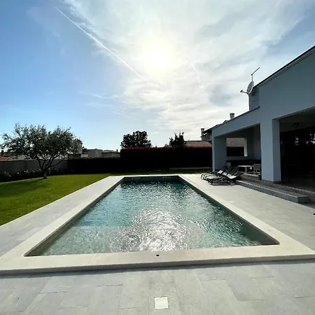 Gina Porec Villa *